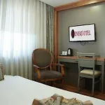 艾纳吉澳特尔酒店 3*