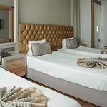 酒店 艾纳吉澳特尔酒店 3*